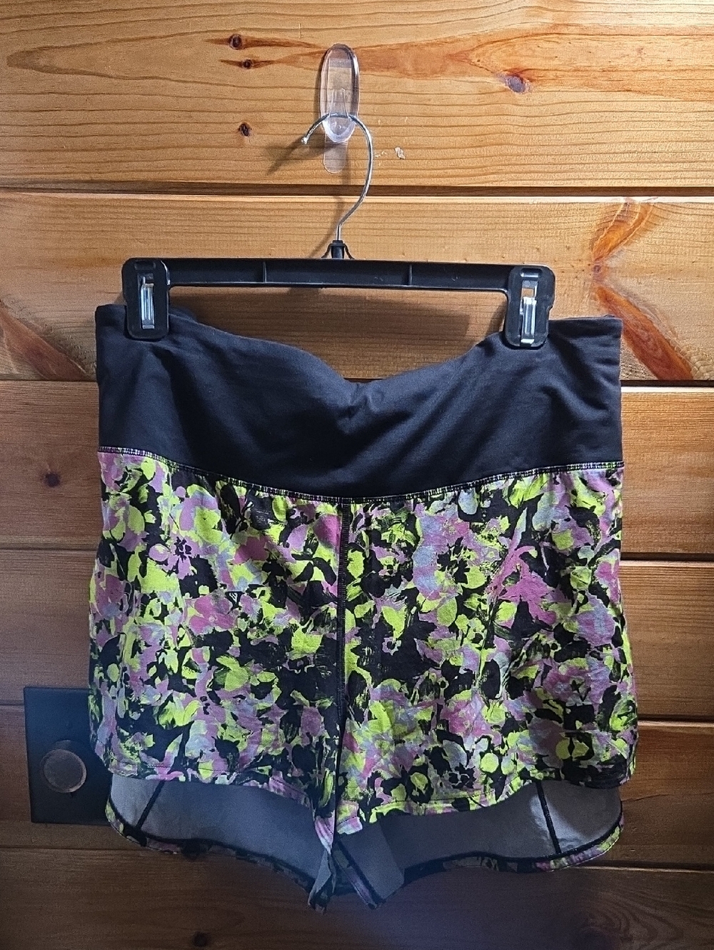 lululemon athletica Pink Green And Black Size 20 Hottie Hots 0504